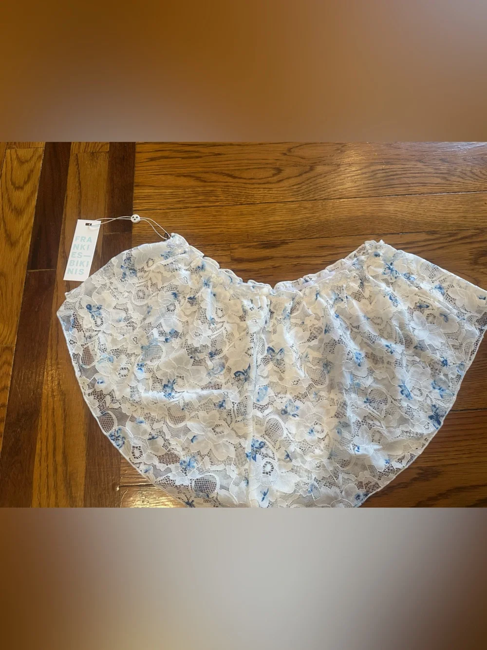 NWT Frankies Bikinis Collections White Lace Shorts with Blue Floral Size Small